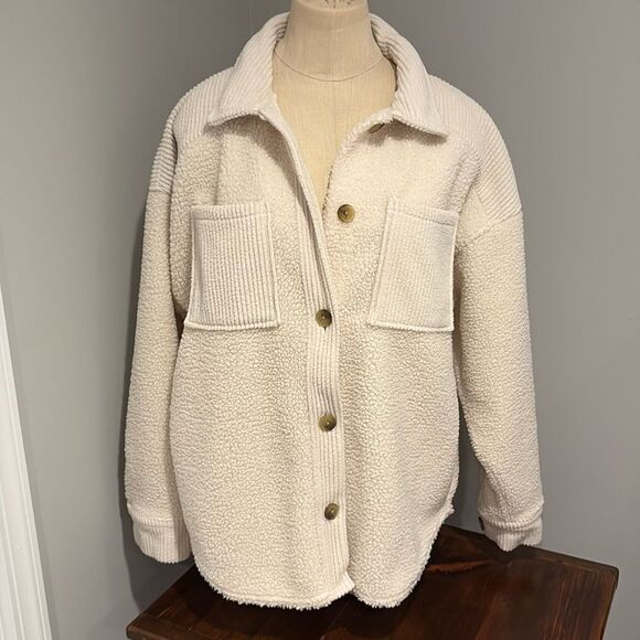 American Eagle Outfitters Jackets & Blazers - American Eagle Sherpa Shacket Size XS